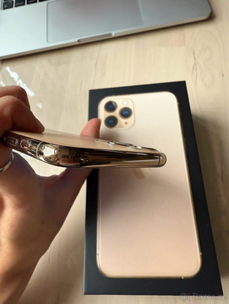 Apple iPhone 11 pro 256 GB zlatá, baterie 75 % - 6