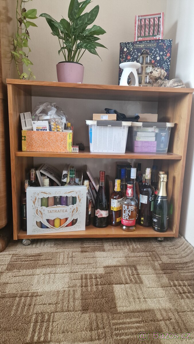 Nábytek z obývacího pokoje - 6