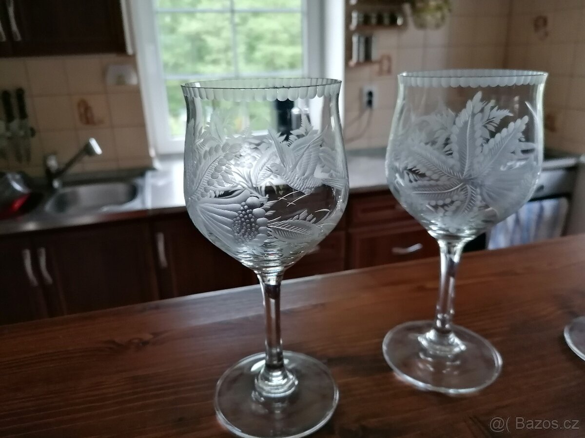 Krásné skleničky na víno 340 ml, sklo - 6