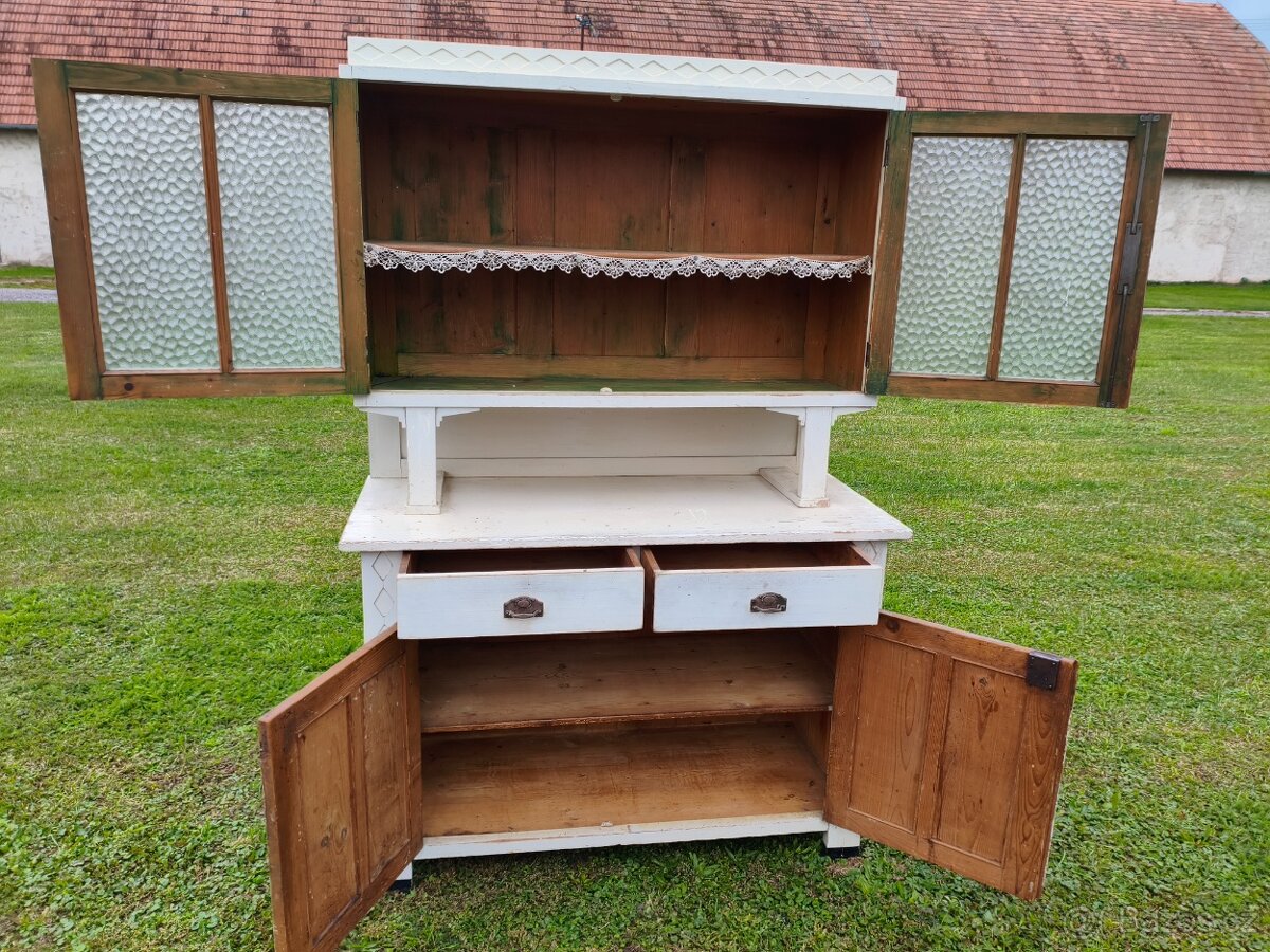 Stará bílá secesní kredenc - 6