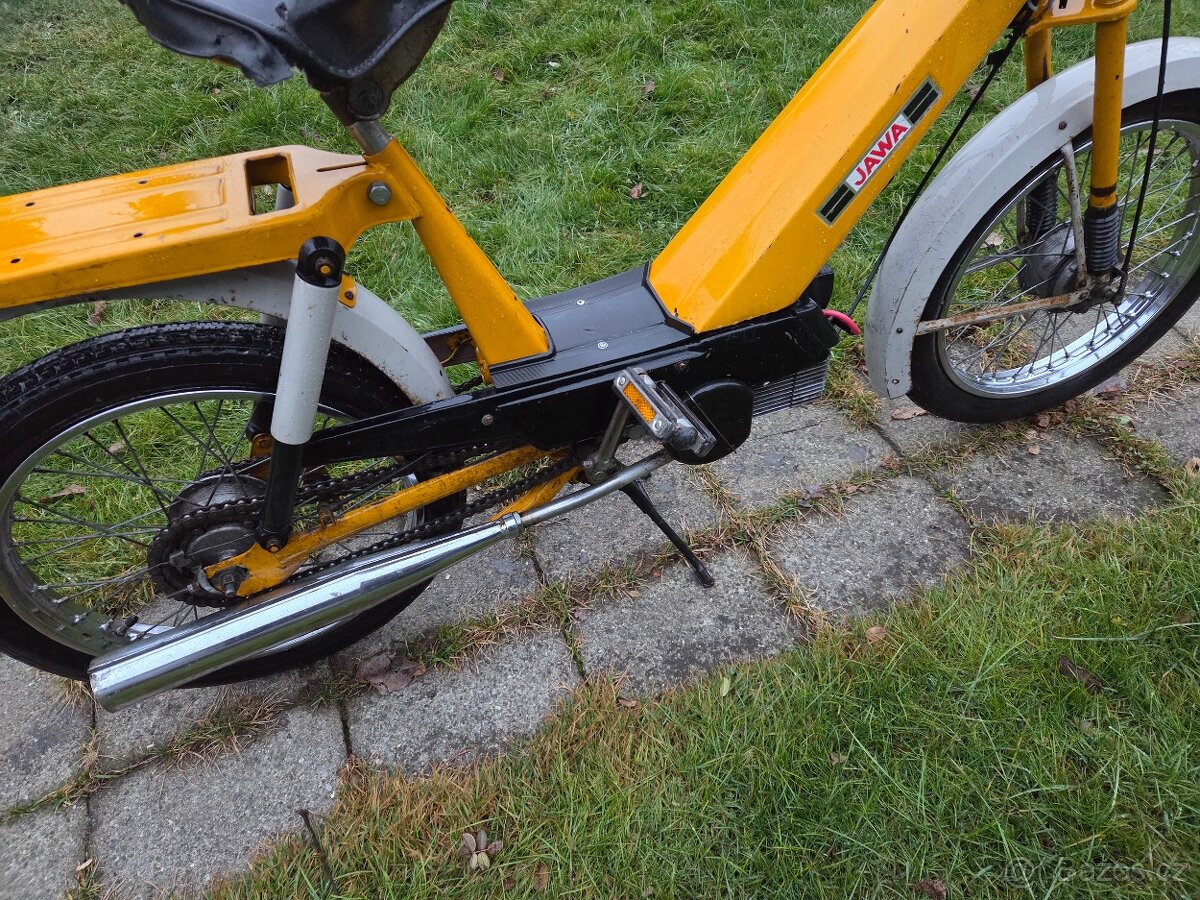 Babetta 207 s kartičkou, žlutá, pěkná, zachovalá původní 7. - 6