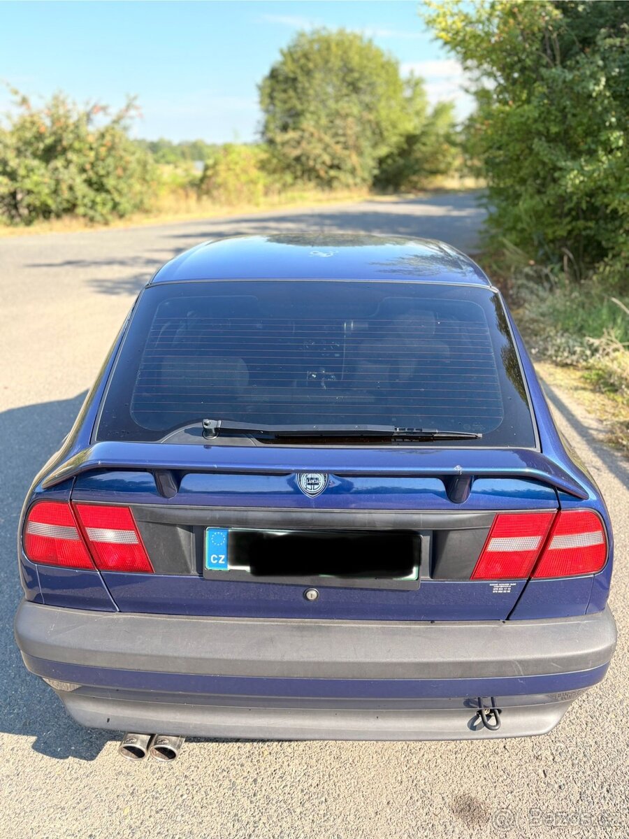 Lancia delta 2.0 i 16 v - 6