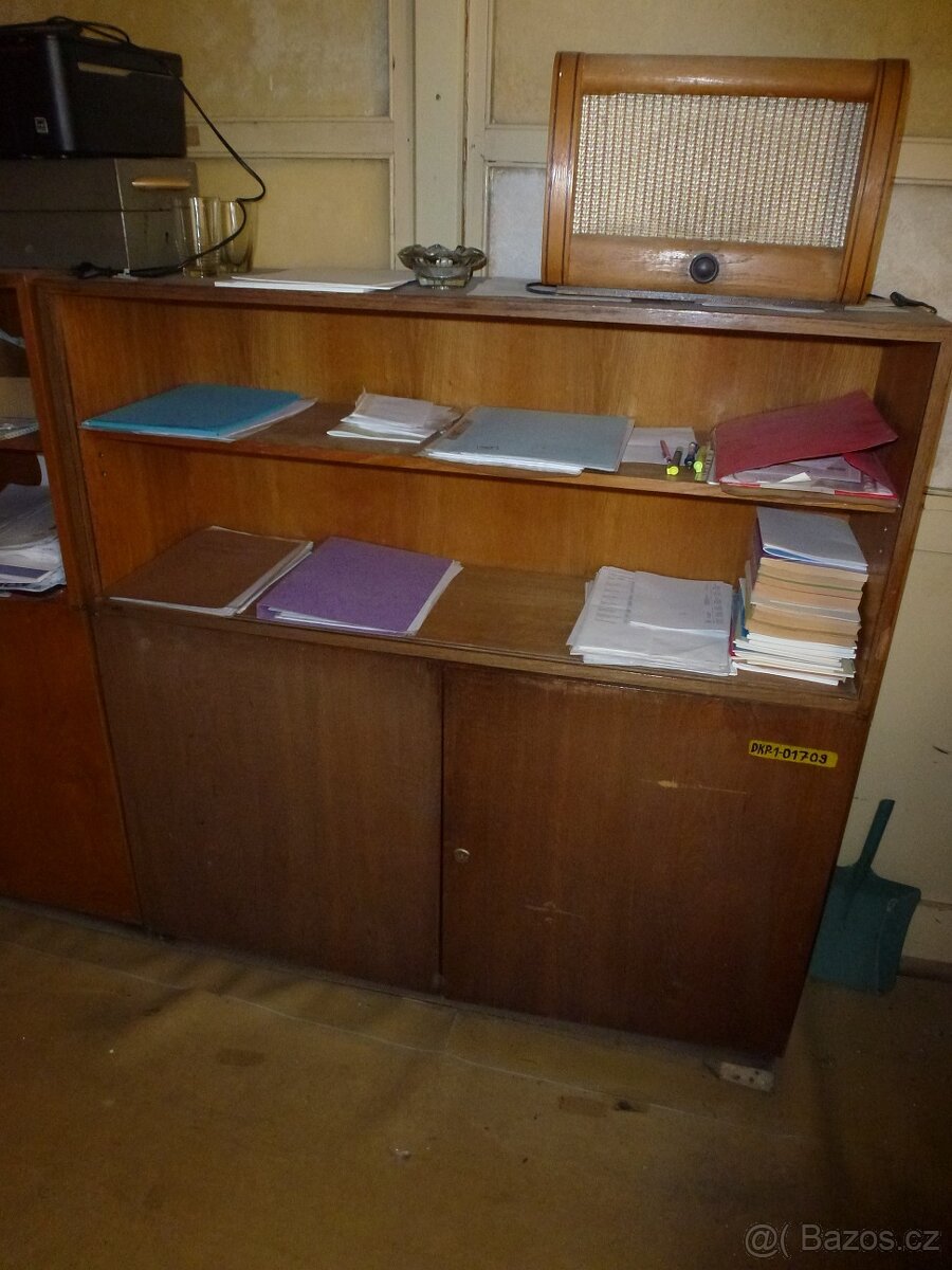 retro kancelář, dřevěný nábytek - 6