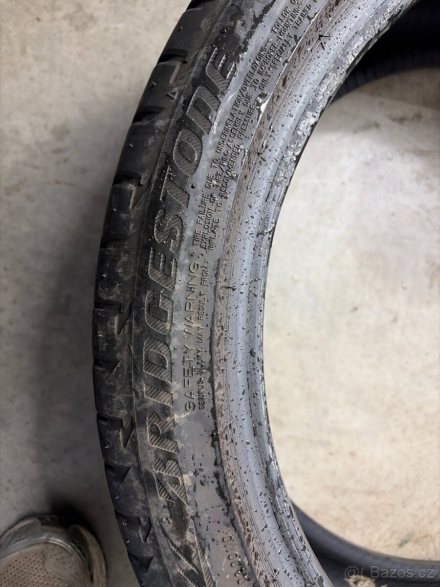 Letní pneu 235/40/19 - 6