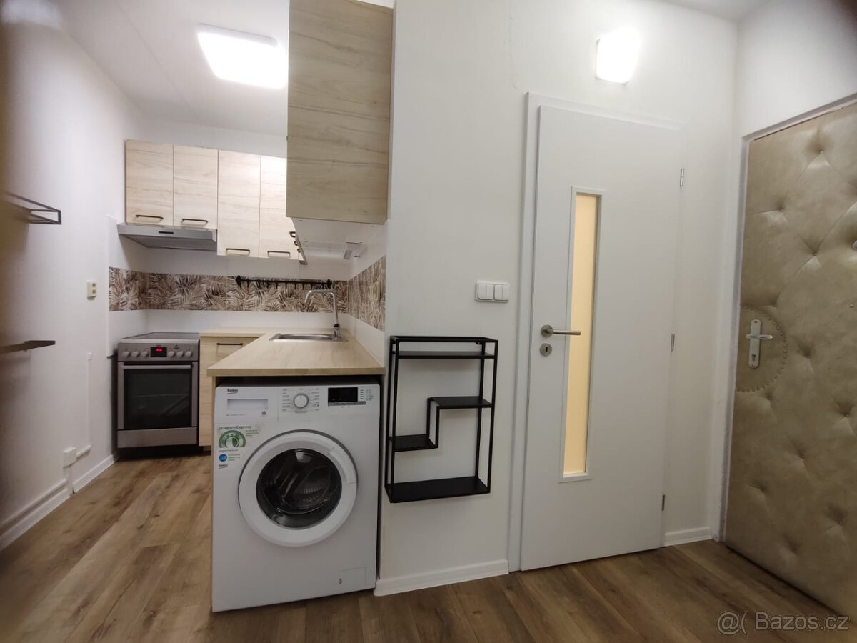 Pronájem bytu 2+kk s lodžií, 43m2, Hrádek, Ke Stadionu - 6