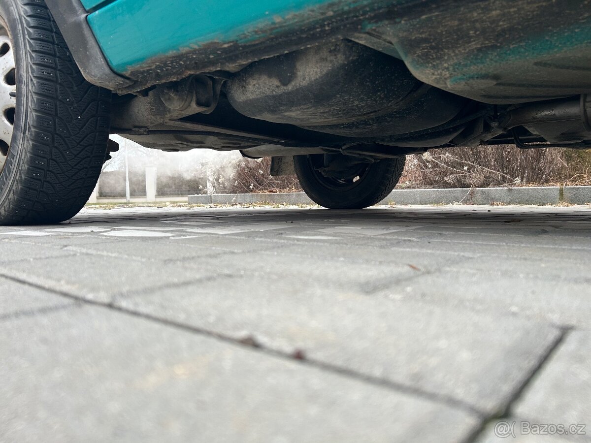 Škoda Favorit LX 1.3- po dědovi, zachovalý stav, bez koroze - 6