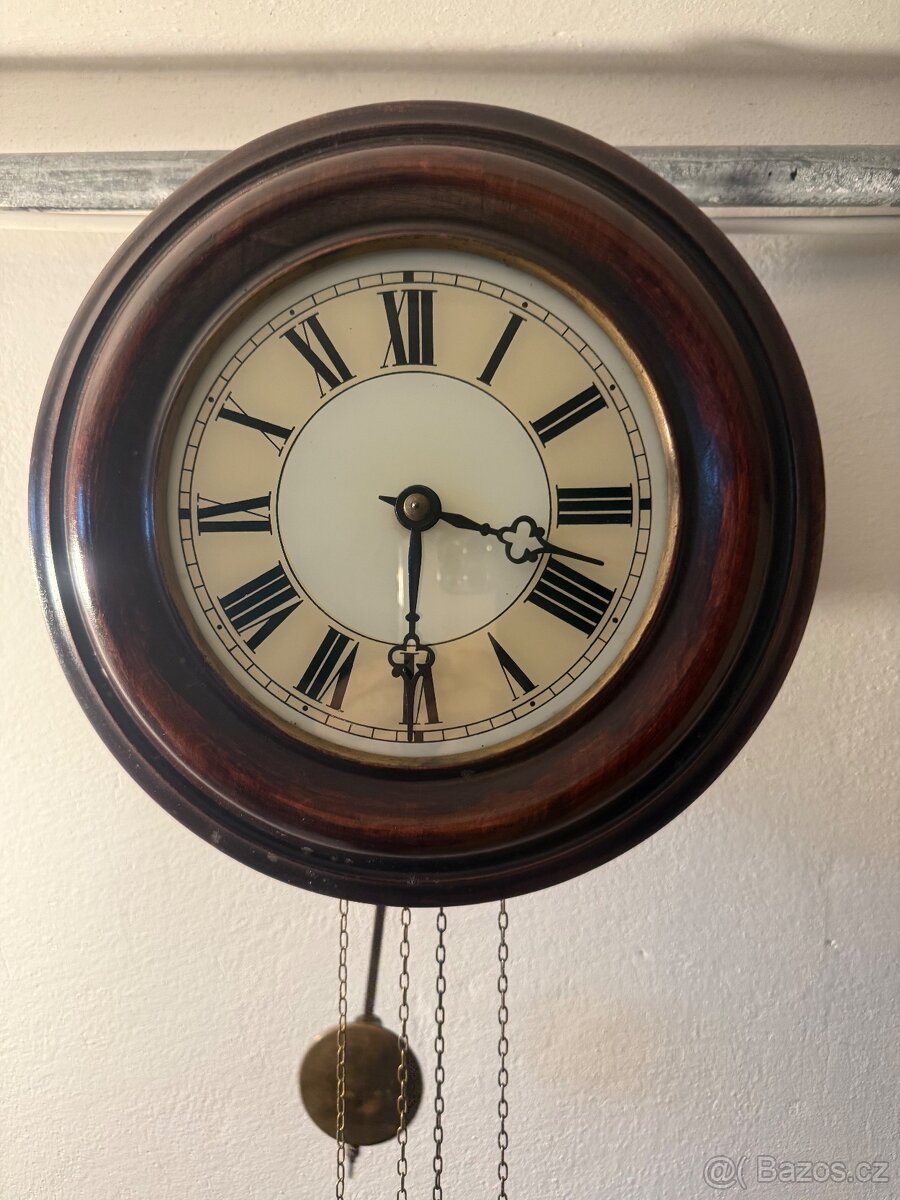 Nástěnné kyvadlové hodiny v kruhovém profilovaném rámečku - 6