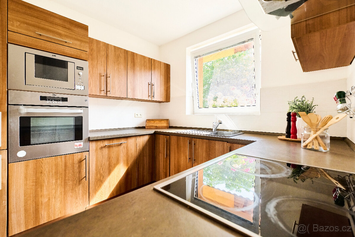 C. K JEDNÁNÍ Prodej RD 4+kk se dvěma koupelnami Val.Polanka - 6