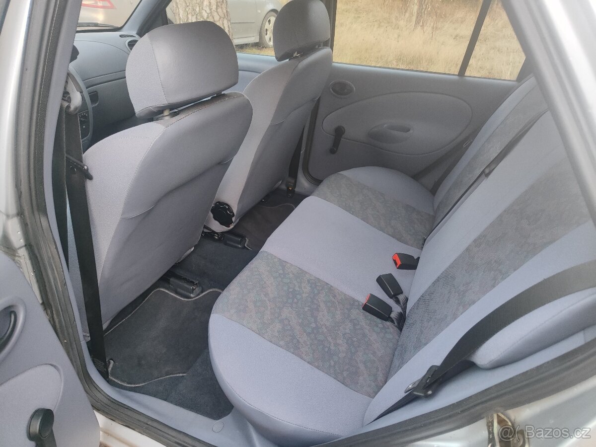 FORD FIESTA 1,3i 1.MAJITEL 81t.km - 6