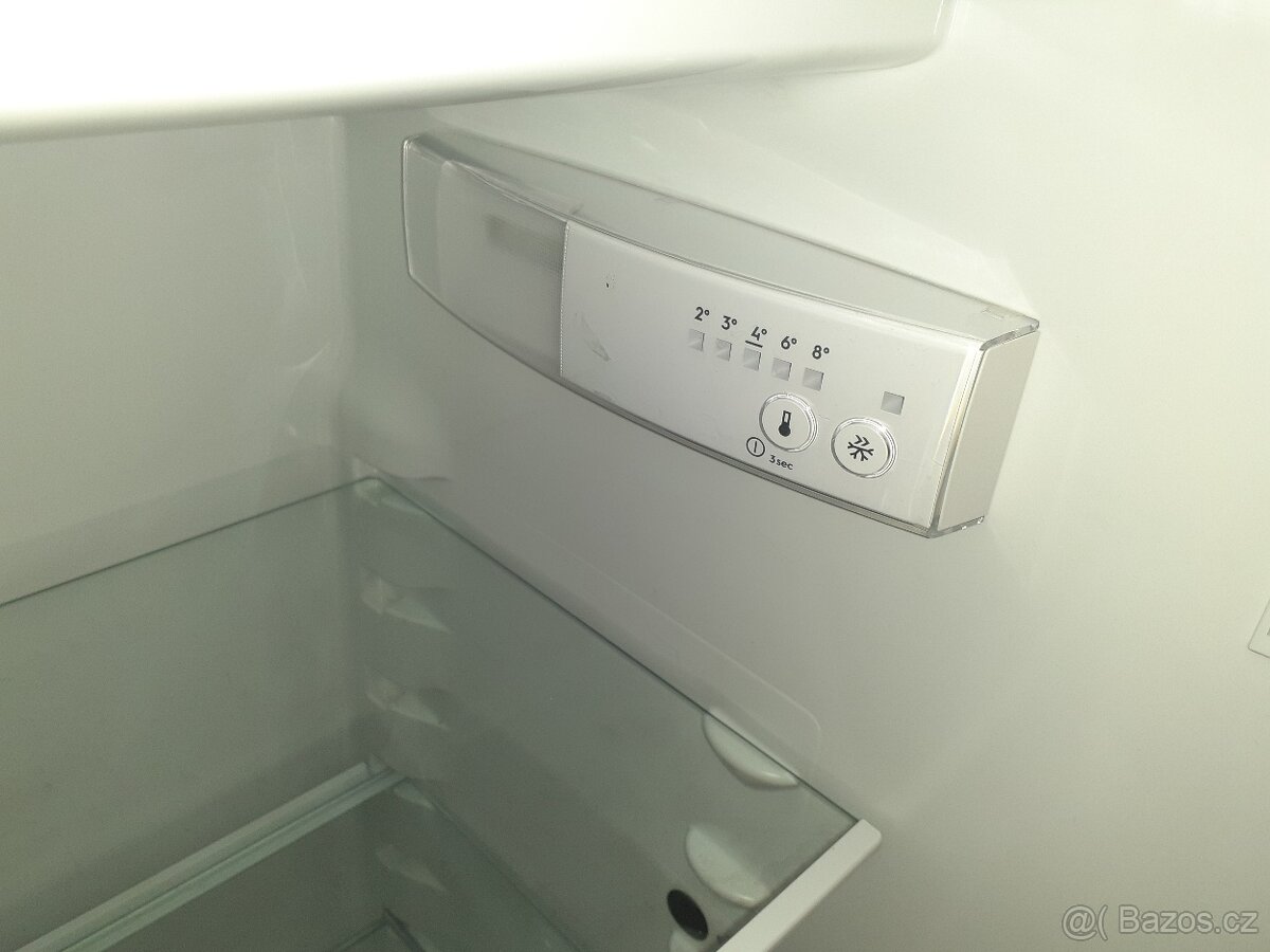 Prodám lednici s mrazákem, v - 122 cm, ODVEZU - 6