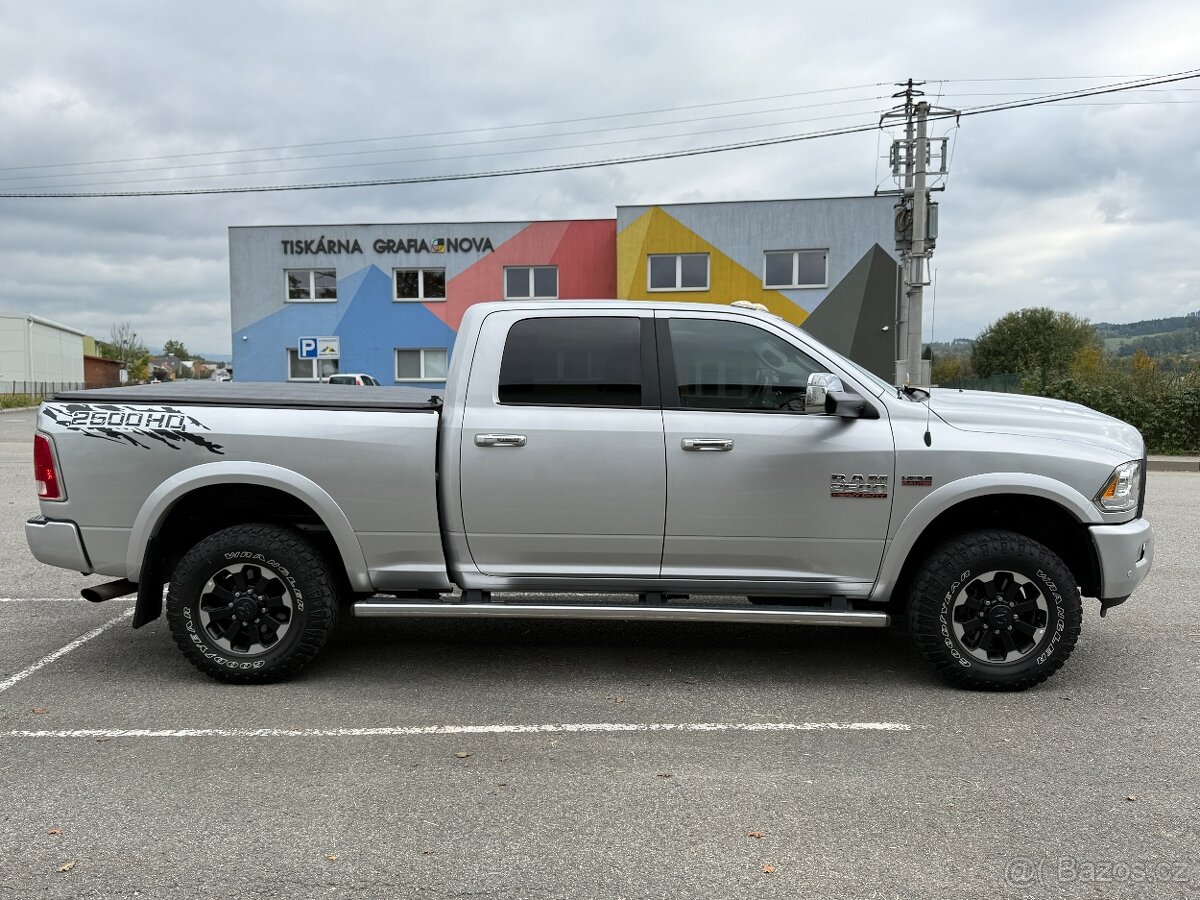 DODGE RAM 2500 HEAVY DUTY—6.4 V8 HEMI—2016–Laramie—VZDUCH— - 6