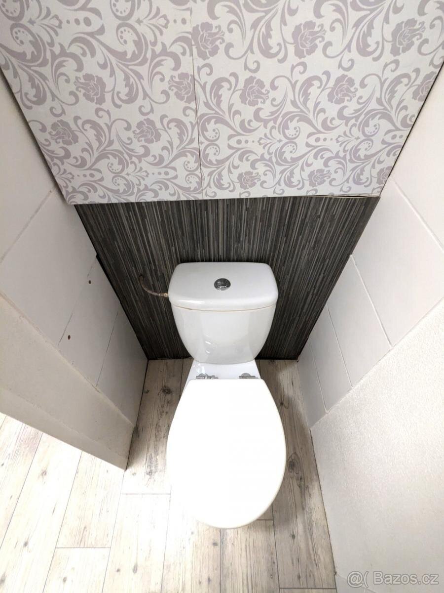 Pronájem bytu 1+1 v ulici Krušnohorská 1662 v Jirkově - 6