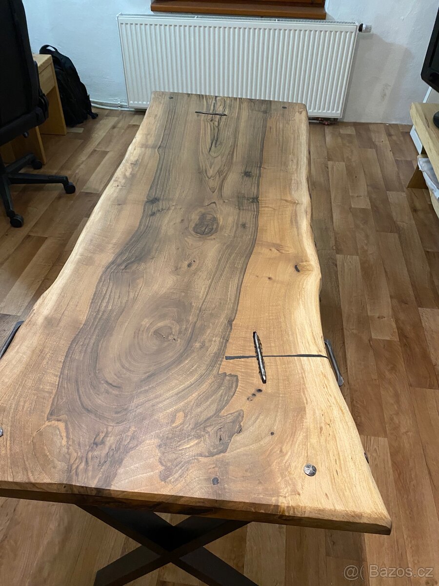 Ořechový stůl - 6