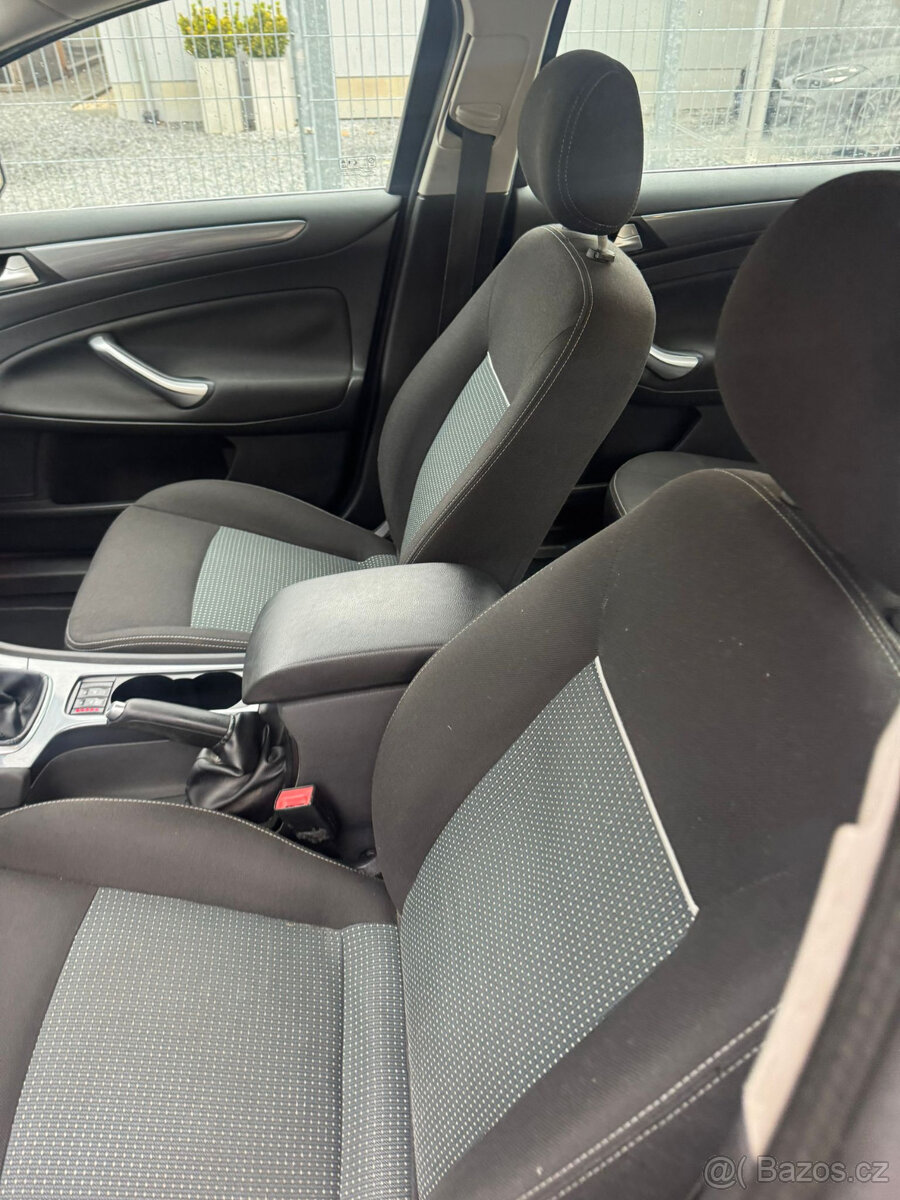Ford Mondeo 1.6i - 6