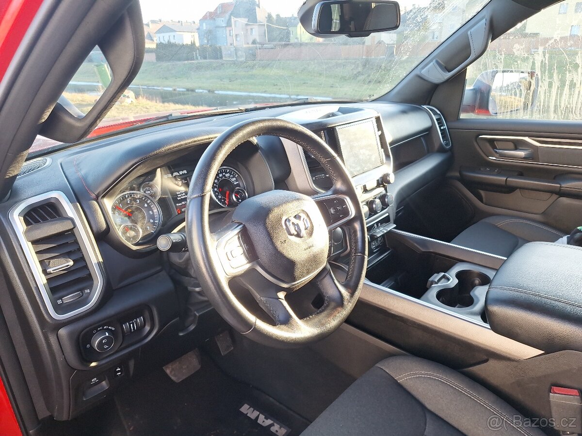 Dodge RAM 1500. 5.7 Hemi r .2019. Pouze 23.000km - 6