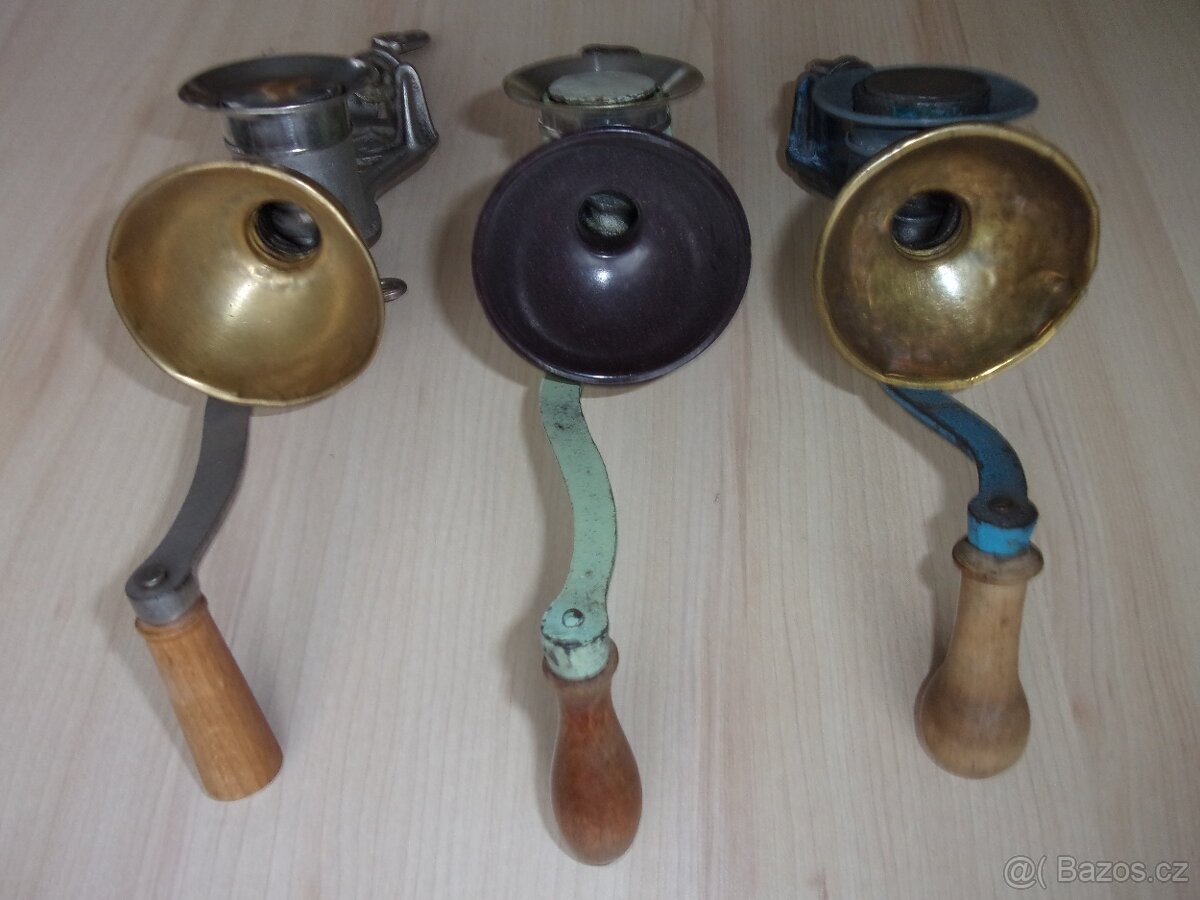 3x STARÝ MLÝNEK NA MÁK - všechny v hezkém stavu - 6