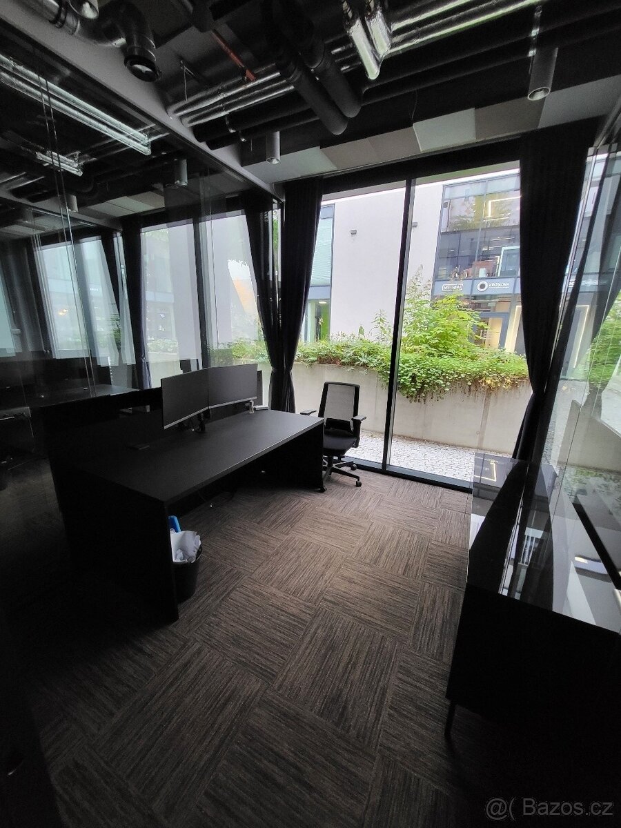 Prodej vybavení a zařízení Showroom a kanceláře Karlín - 6