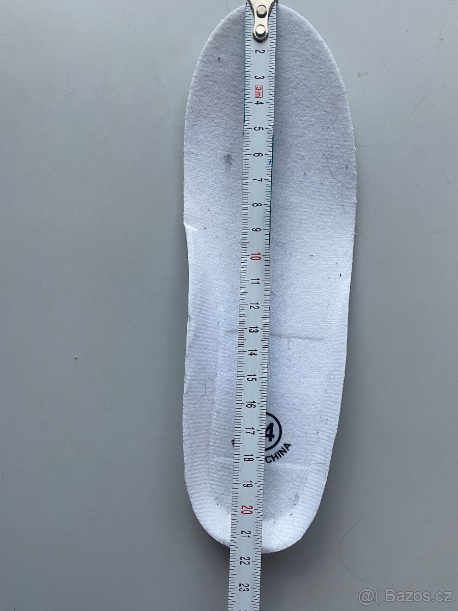 Prodám lední dívčí brusle Crowned 34 - 6