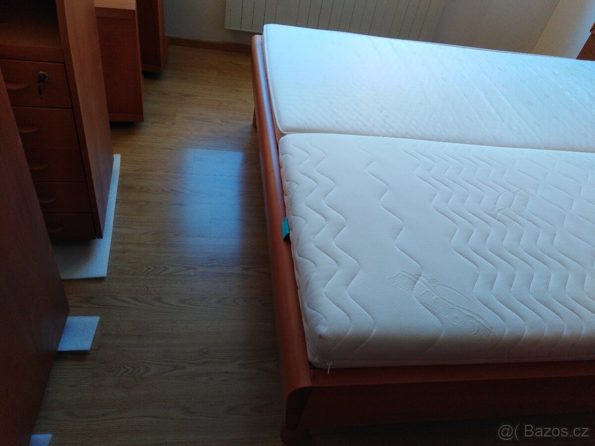 Postel + 2 rošty + matrace - 6