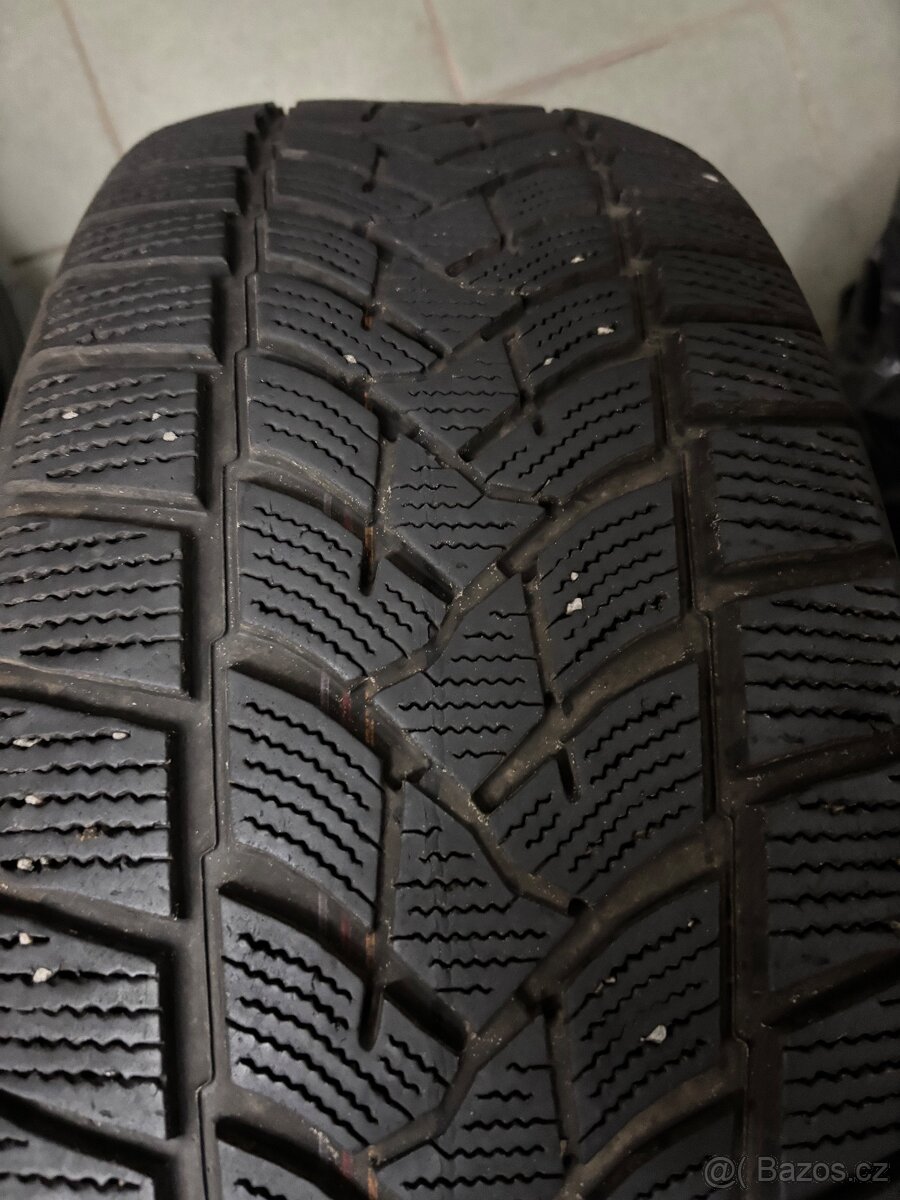 Prodám zánovní zimní pneumatiky Dunlop 235/60 R18 107H Volvo - 6
