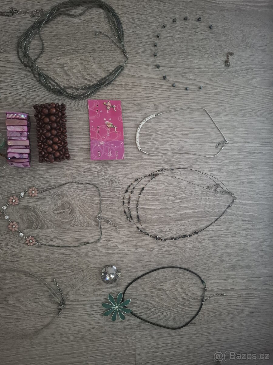 24 ks šperků - 6