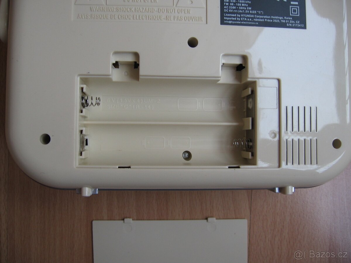 Přenosné FM retro rádio zn. Hyundai - 6