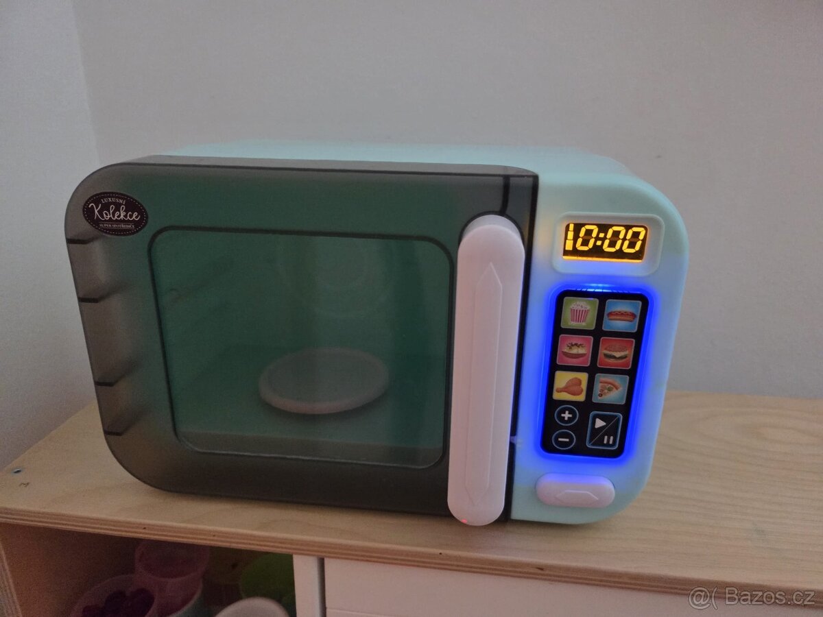 dřevěná kuchyňka s vybavením - 6