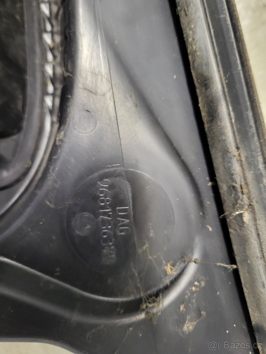 Plast / kryt pod stěrače Citroën C3 Picasso - 6