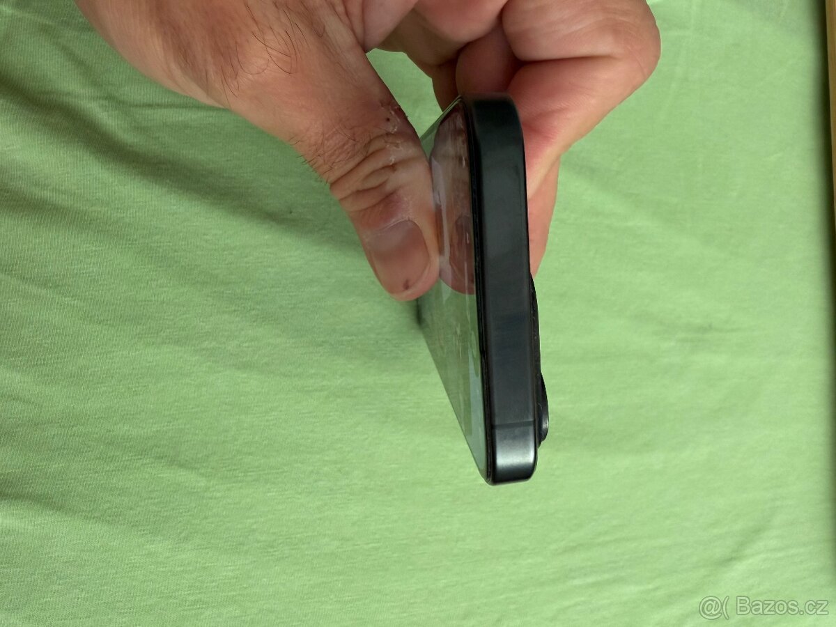 iPhone 15 Pro černý titan - 128gb - 6