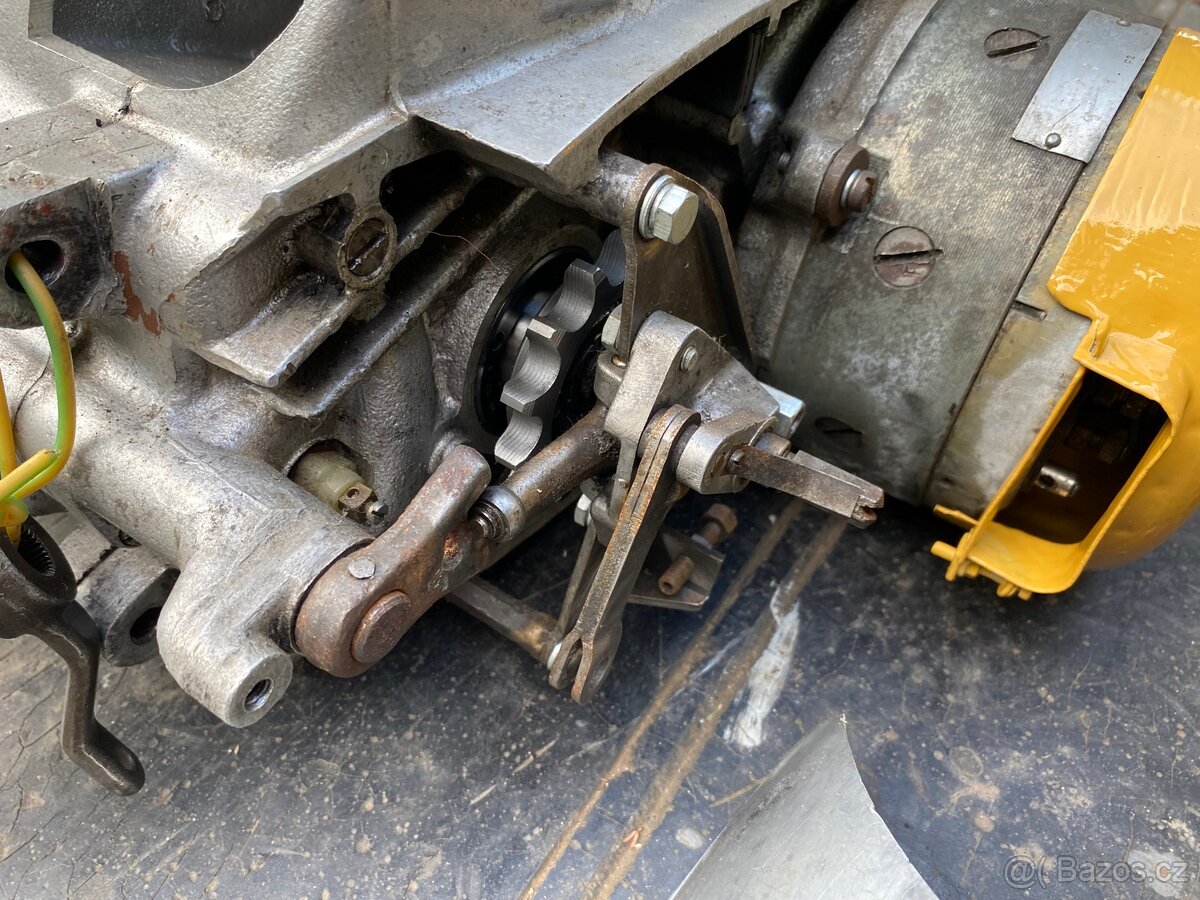 velorex 350 mechanika - kompletní motor - 6