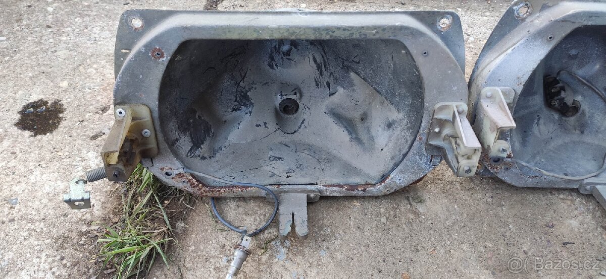 Hrnce předních světlometů škoda - 6