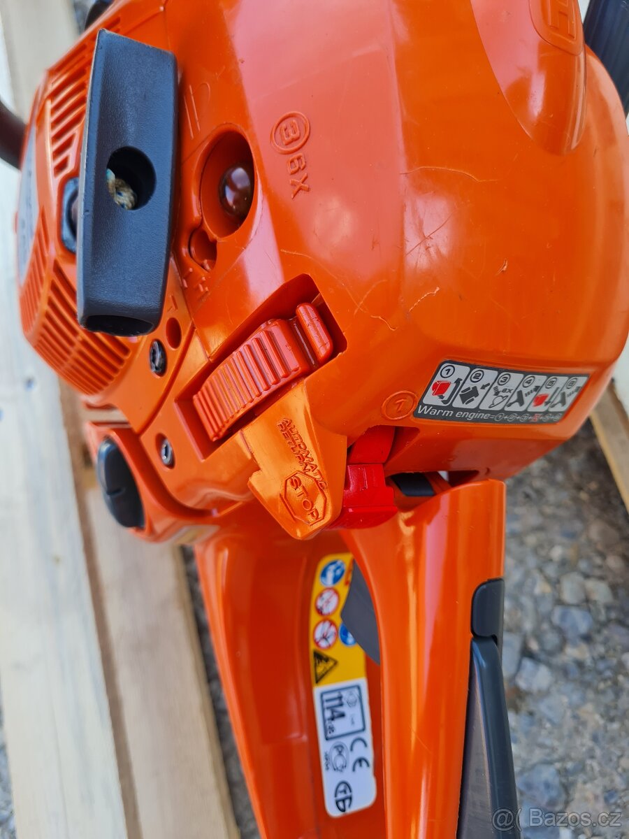 Husqvarna 440 motorova pila zaruce - 6