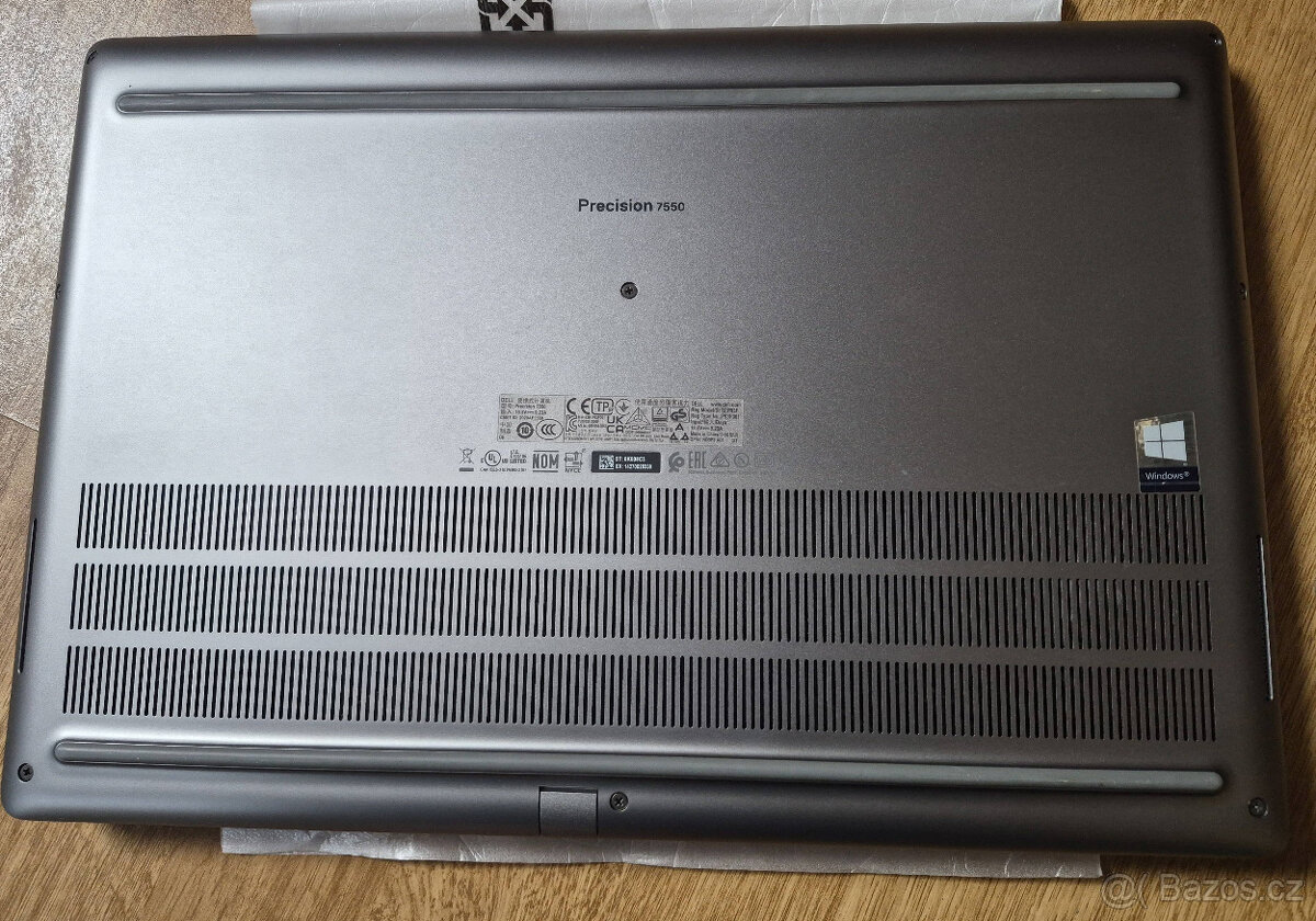 Dell Precision 7550 i7-10875H/32GB/1TB/RTX3000 - 6
