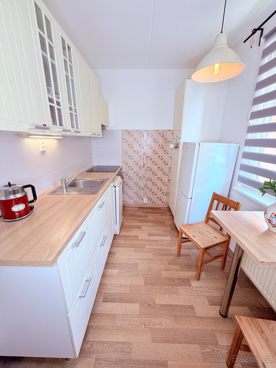 Prostorný a světlý byt 3+1 s balkonem v klidné části Volar - 6