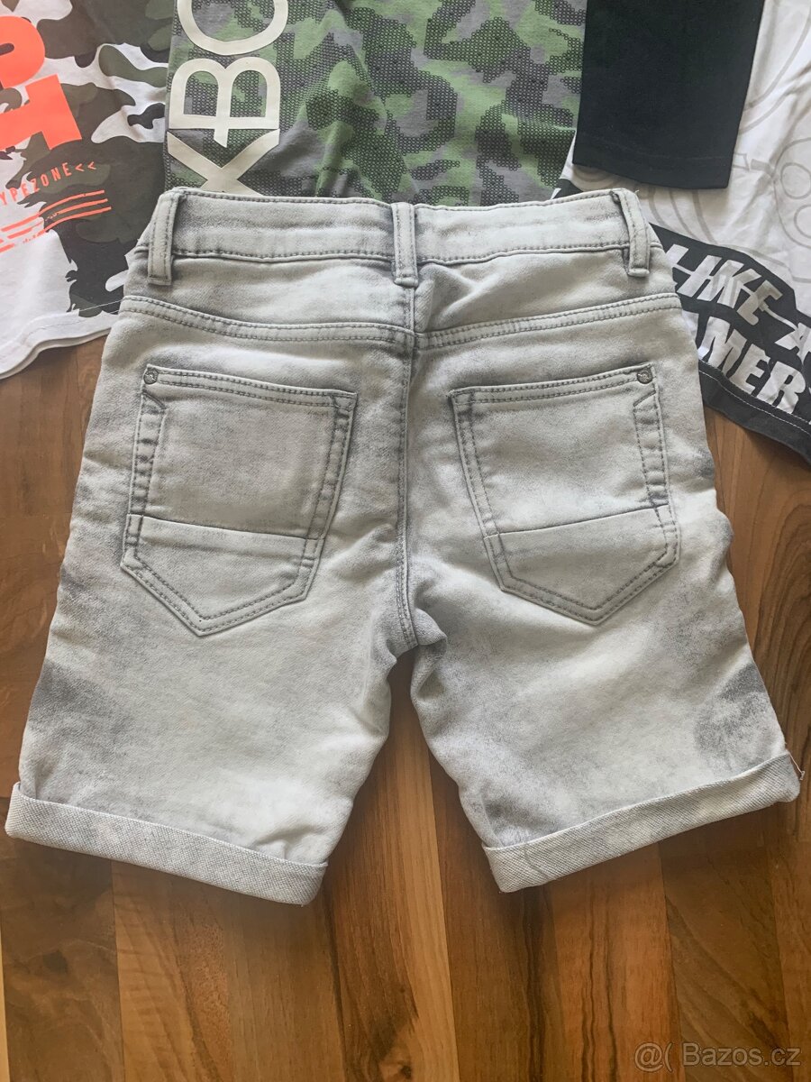 Kraťasy + 3 ks triček vel.134 - 6