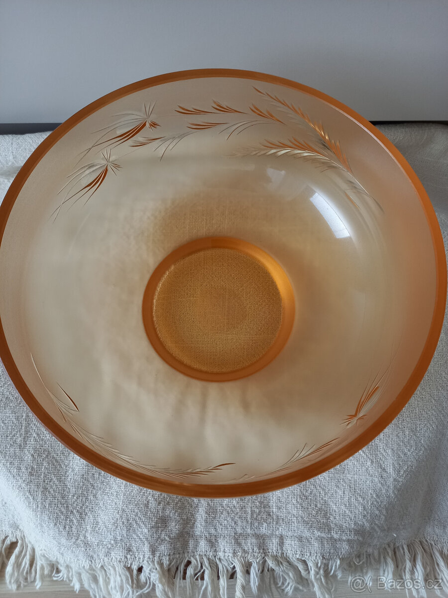 Broušená skleněná mísa - 6