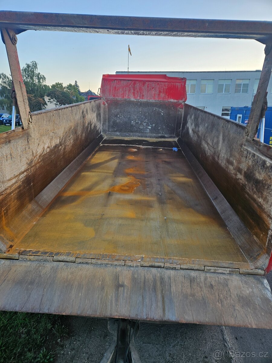 Scania sklápěč 8x4 - 6