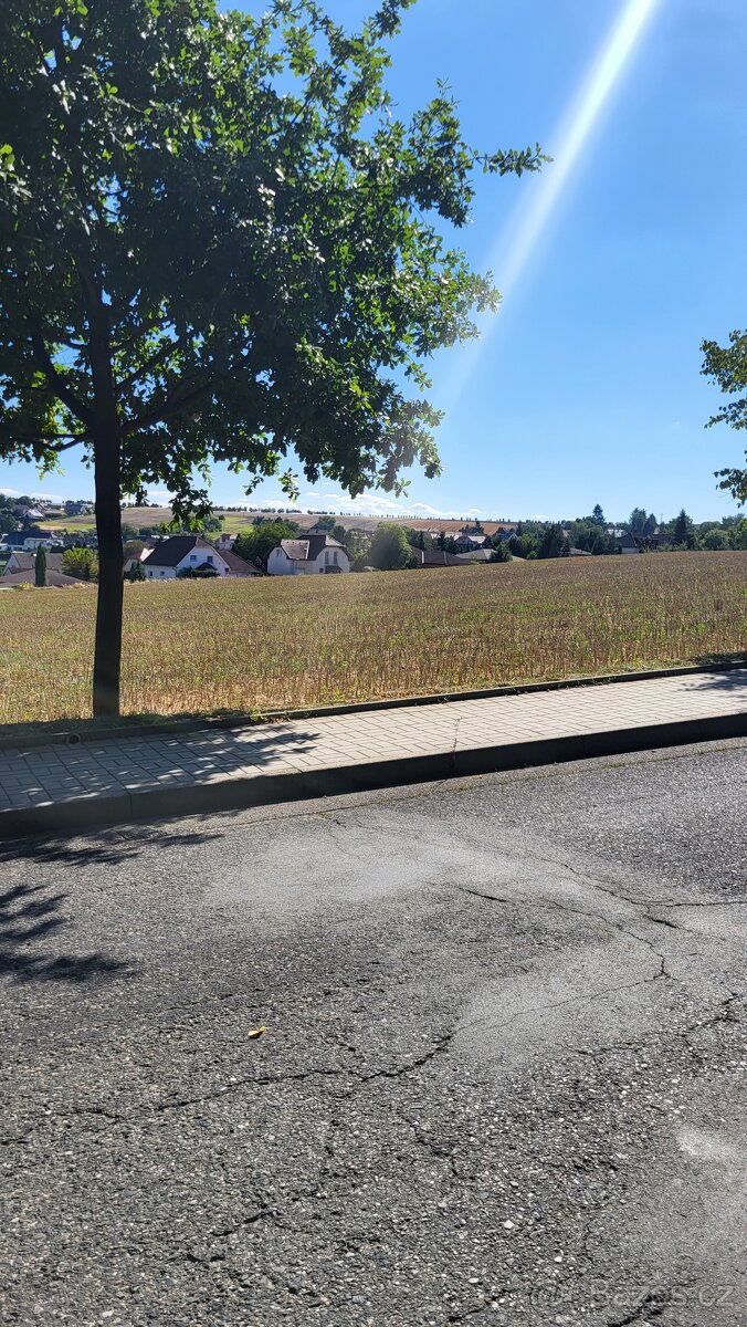 Krasny pozemek s vyhledem, jen pár minut od Prahy - 6