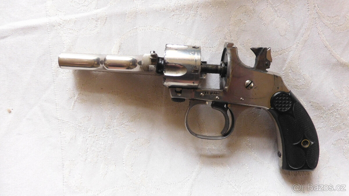 Revolver Mervin Hulbert - 6