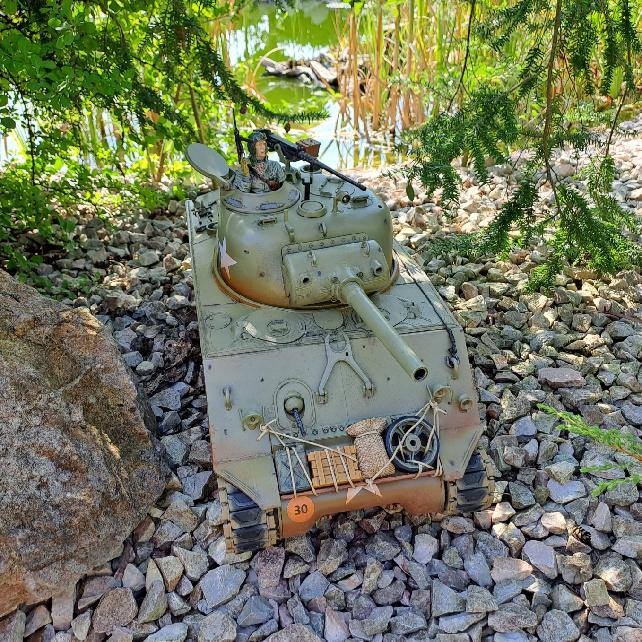 Model sovětského obrněného vozidla měřítko 1/10 - 6