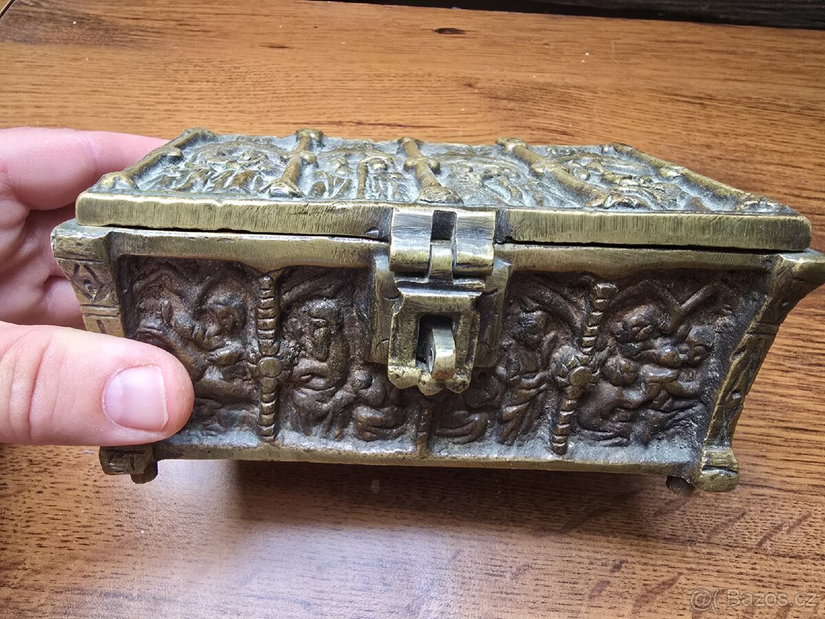 STARÁ MOSAZNÁ CÍRKEVNÍ TRUHLIČKA- UNIKÁT BIBLE - 6