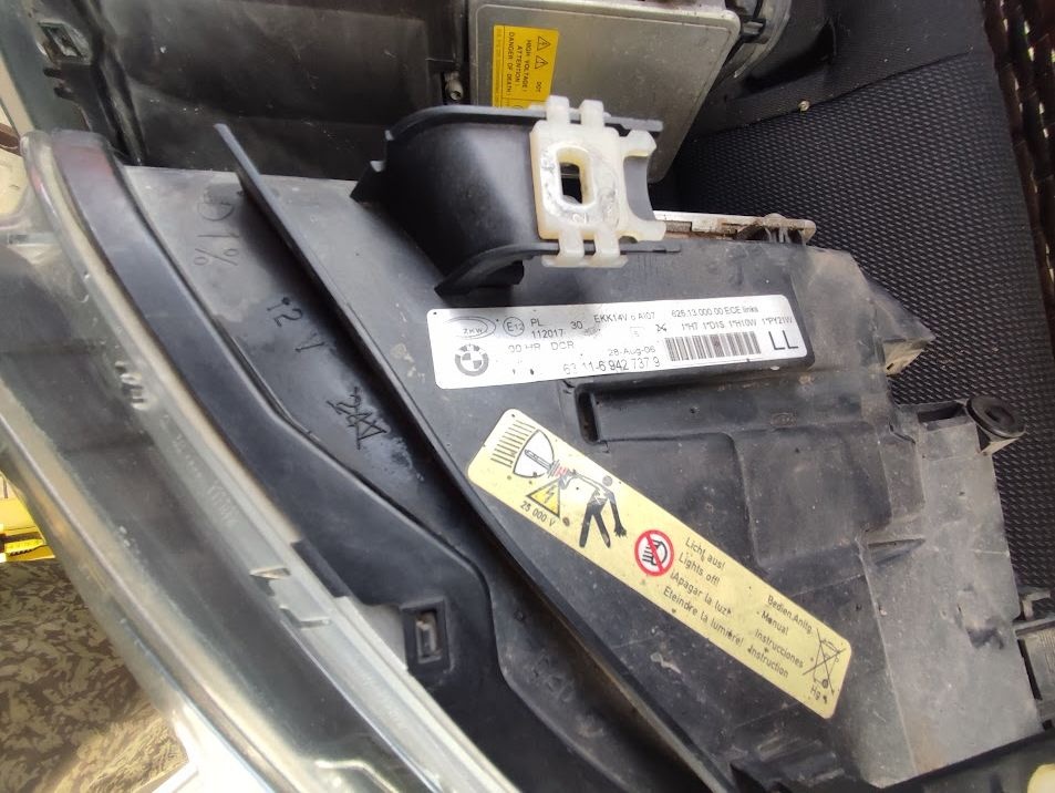 BMW E90 E91 přední světla xenon - 6