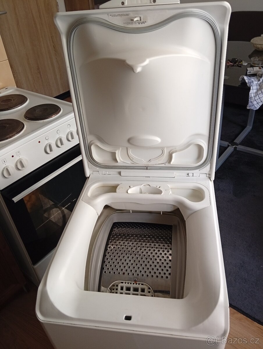 Vrchem Plněna Pračka Electrolux 5,5 KG - 6