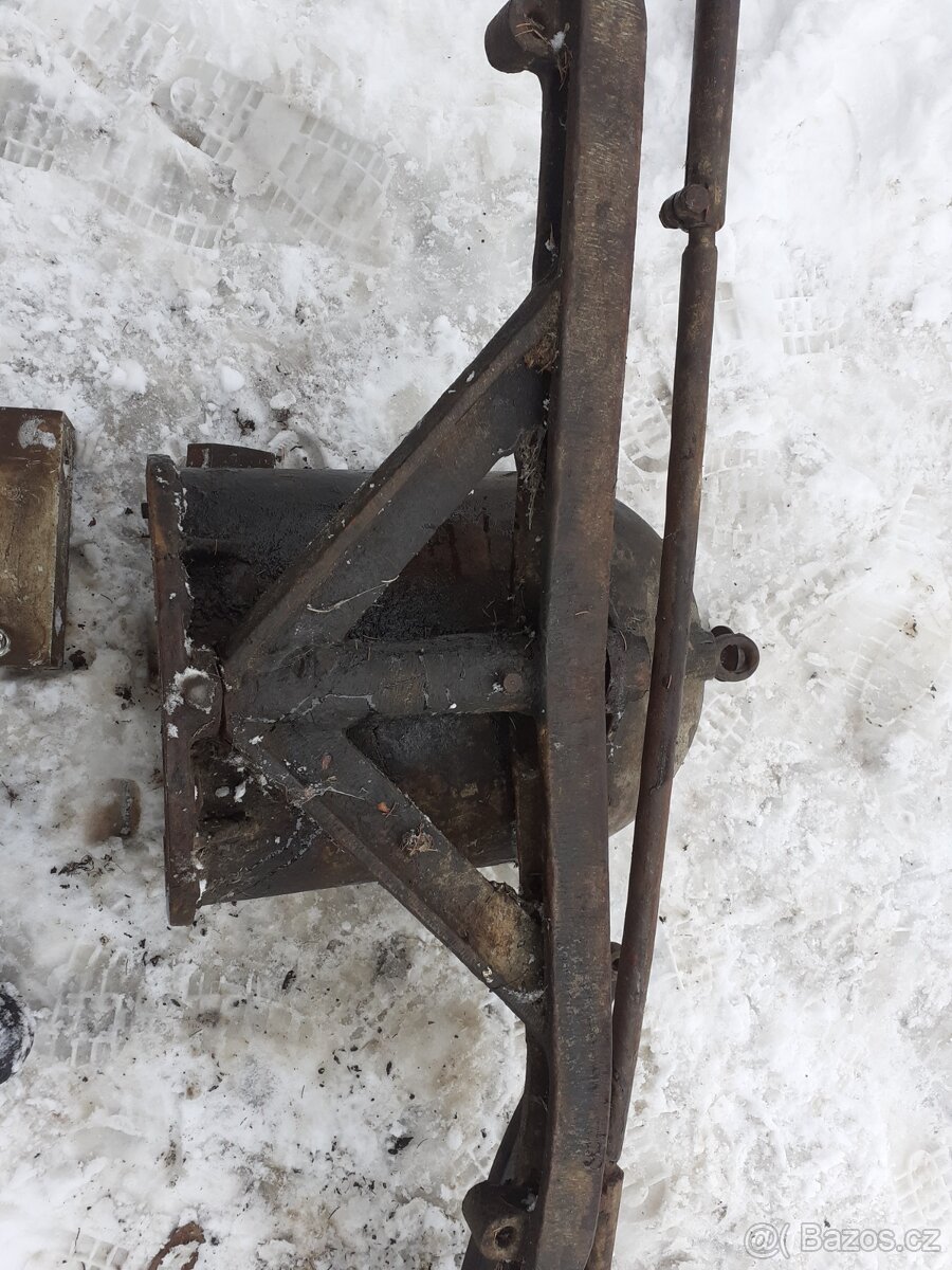 Prodám přední nápravu a díly Zetor 15 - 6