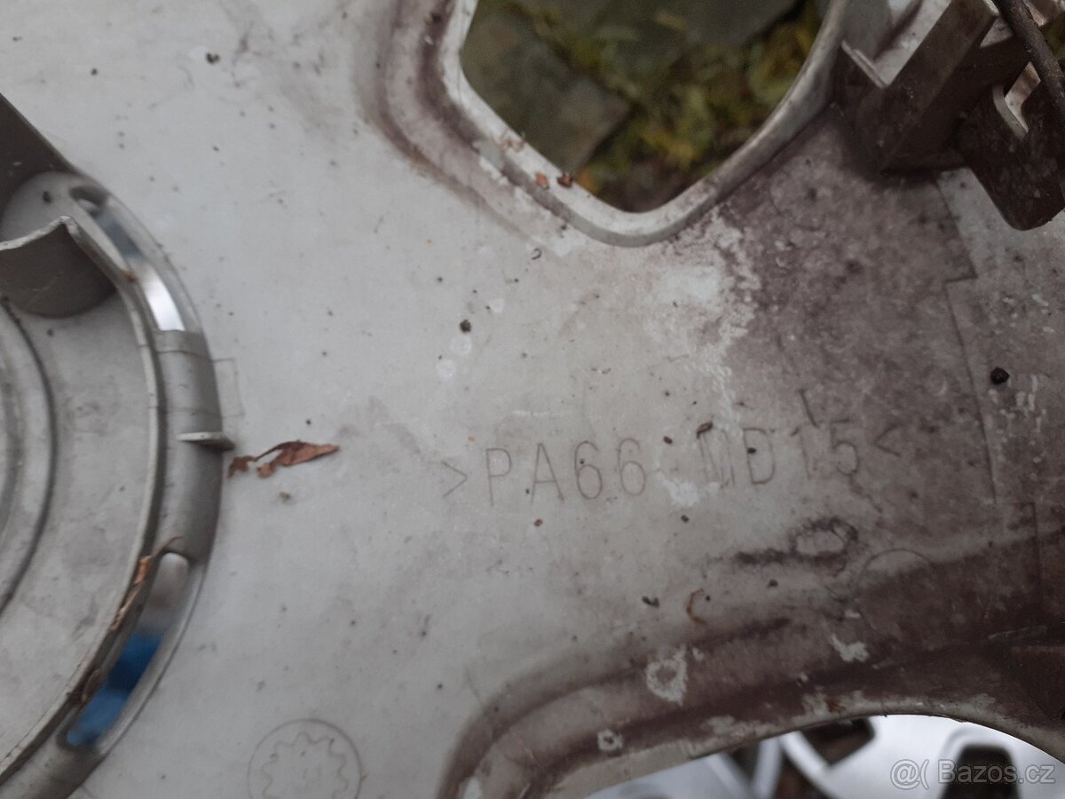 Poklice Škoda 15" originál - 6
