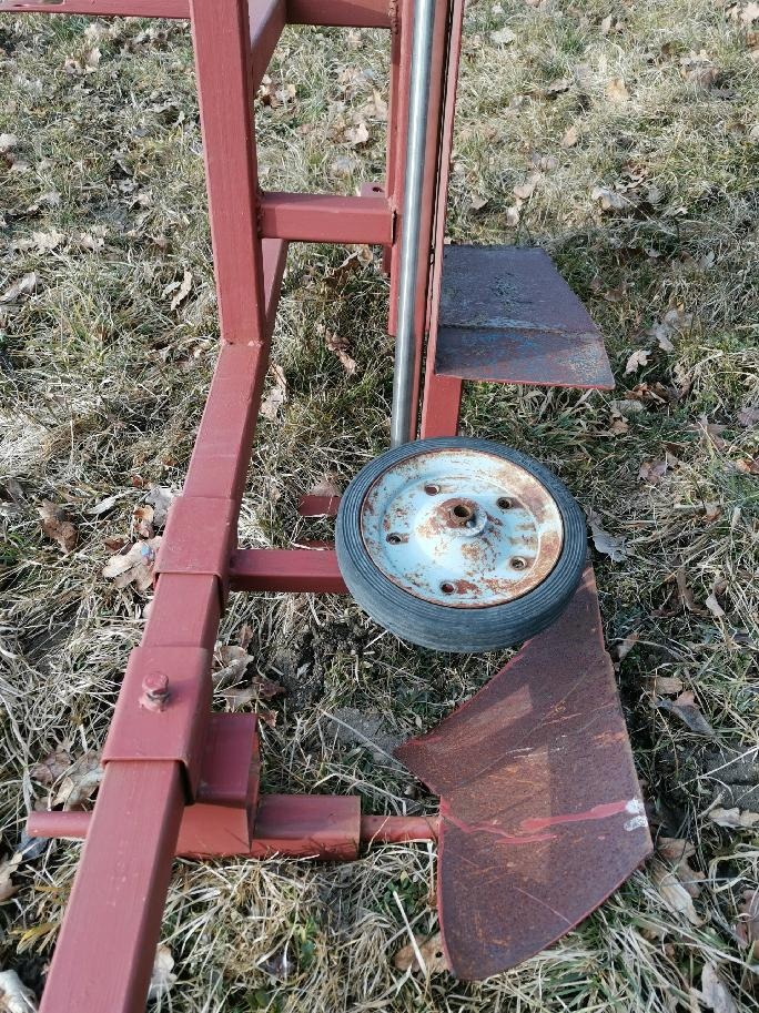 Hrůbkovač, Foliovač - 6