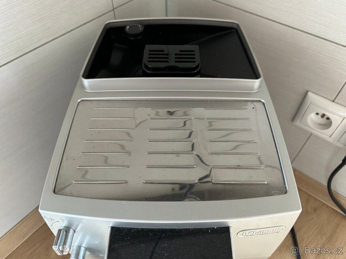 Plnoautomatický kávovar DeLonghi ECAM 23.120 - 6