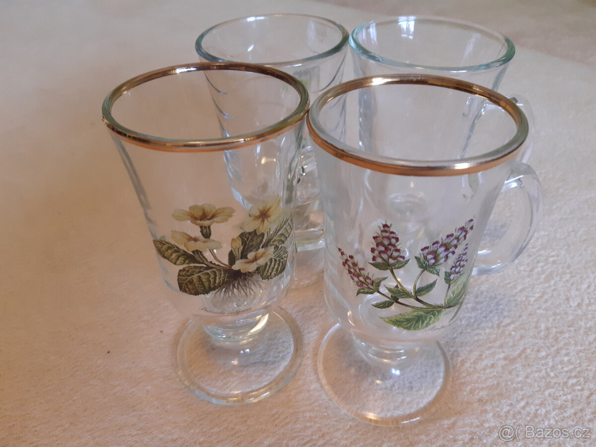 Prodám sadu skleniček: 18+4+6 ks a skleněný tác a mísu - 6