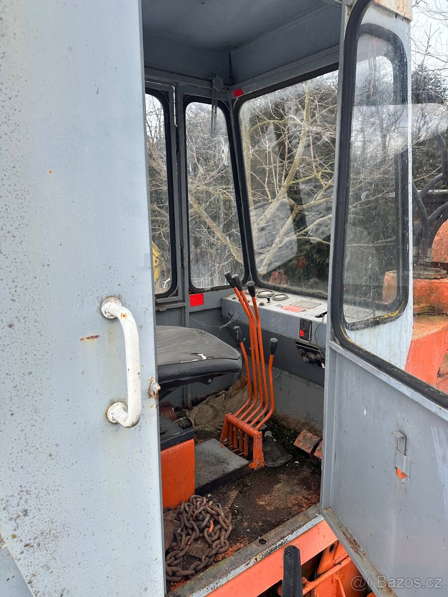 Nakladač Unhz 750 - 6