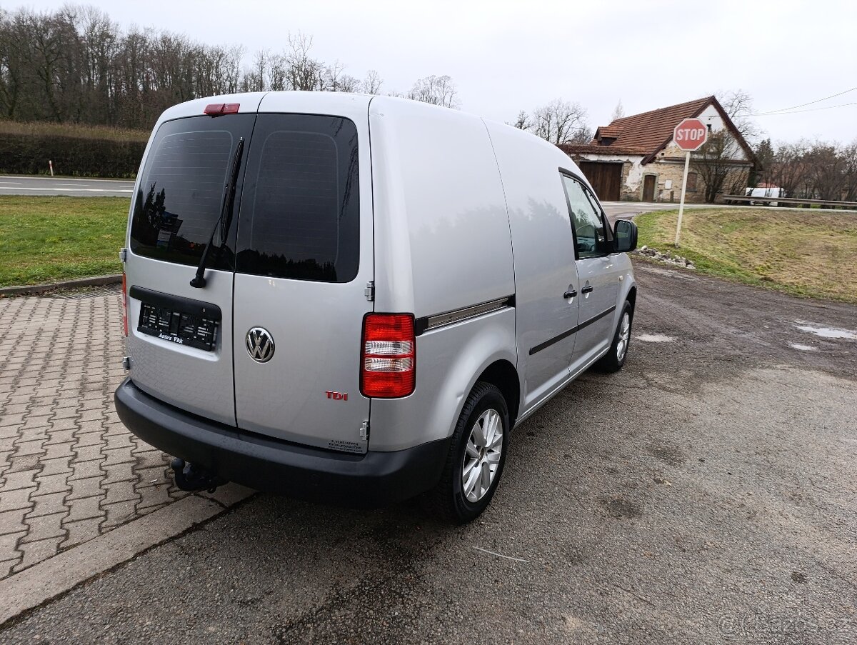 Volkswagen Caddy 1.6 TDi 75kw po servisu z.pneu TZ - 6